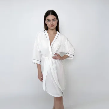 Жіночий софт-халат «люрекс» - білий<article>MALVA