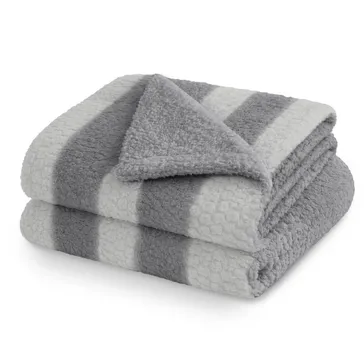 Плед-шерпа - сіра смужка<article>MALVA