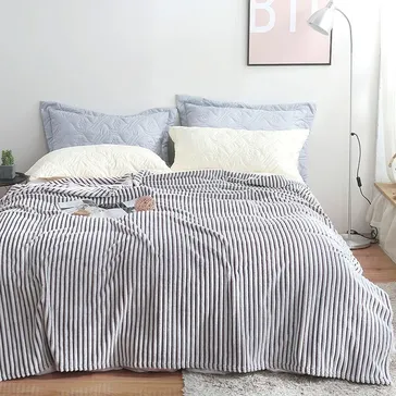 Плед зебра – біло-фіолетовий<article>MALVA